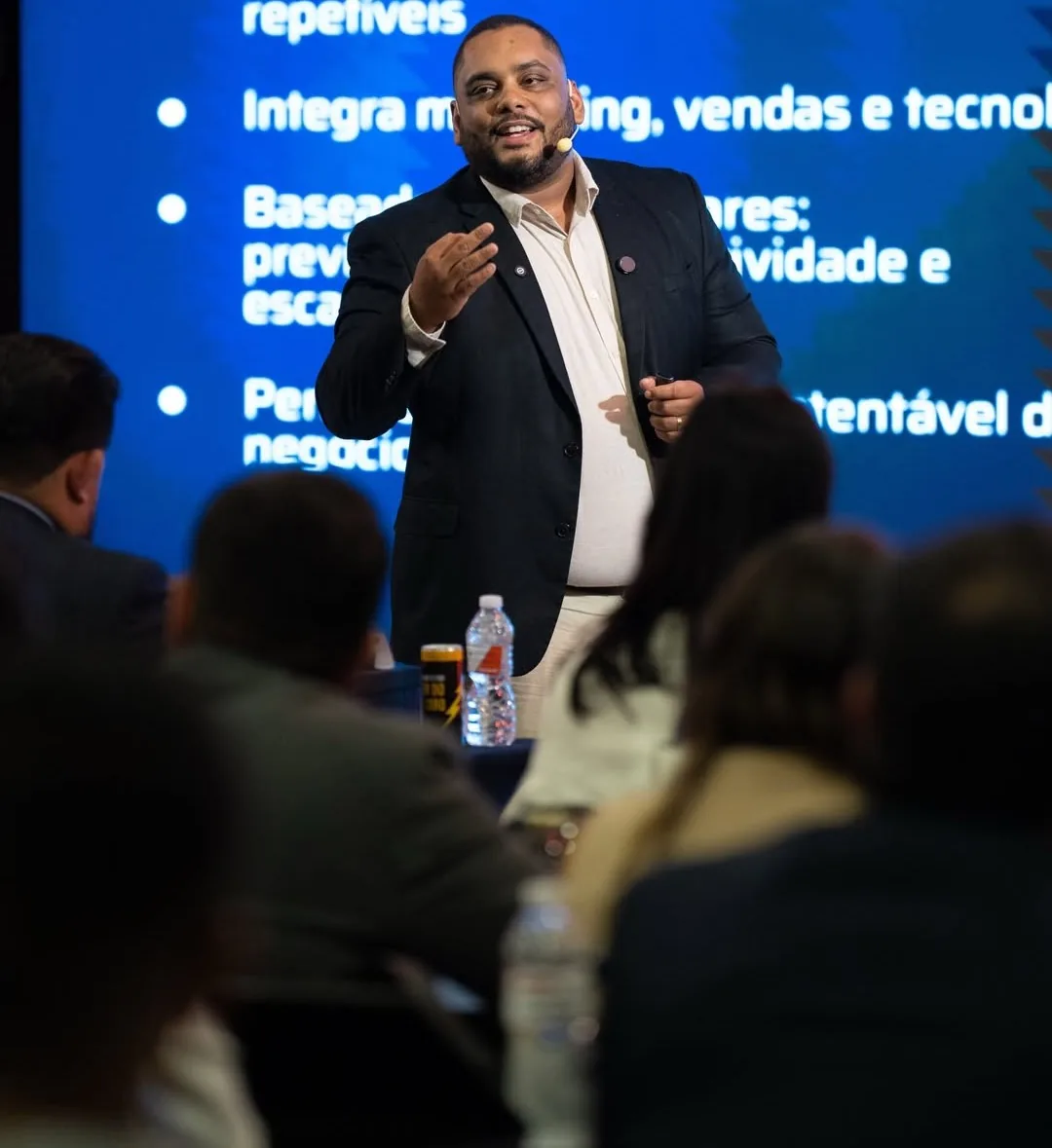 Dr. Tállisson Souza
